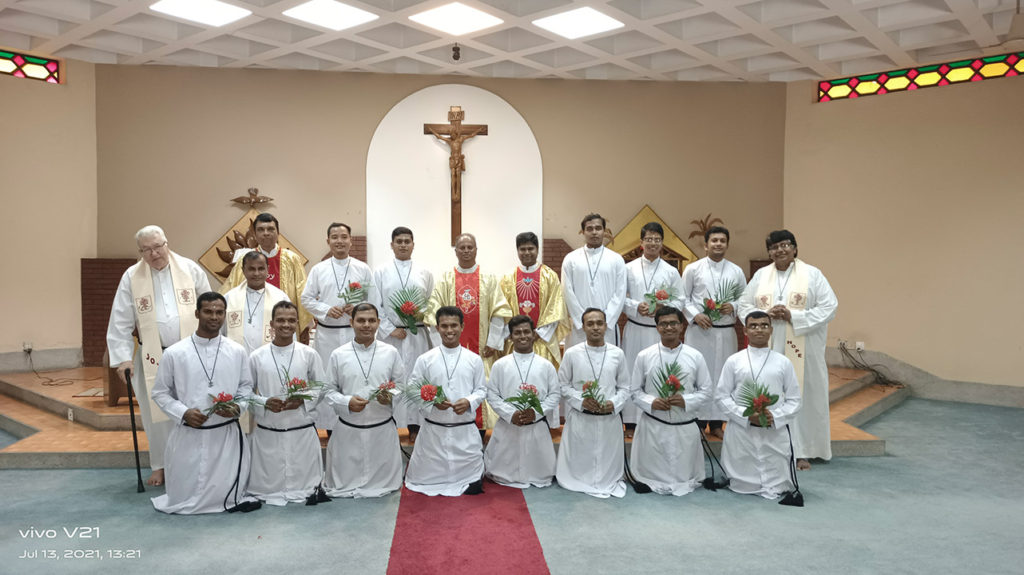 Renewal of Vows of 18 Seminarians in the Sacred Heart of Jesus Province, Bangladesh 2